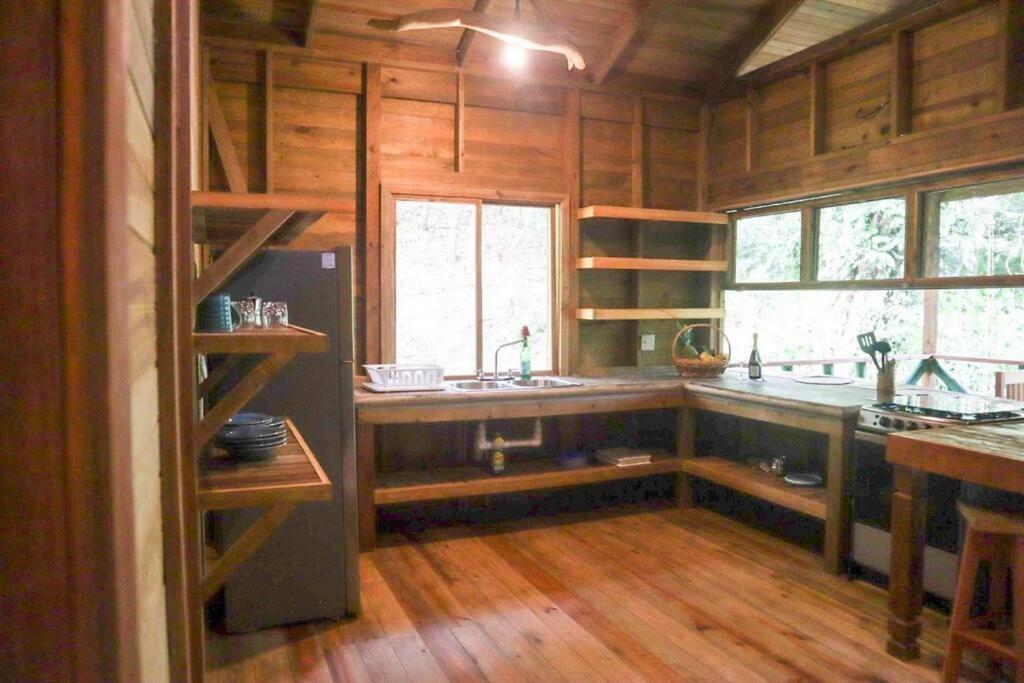 Jungle Beach 2 Bedroom Cottage Бокас-дель-Торо Экстерьер фото